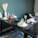 Design Nr 2 Mit Terrasse Und Parkplatz シュトラウビング