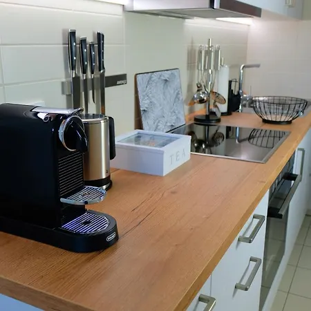 Design Nr 2 Mit Terrasse Und Parkplatz * Στράουμπινγκ