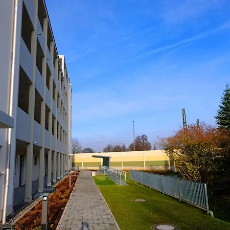 Design Nr 2 Mit Terrasse Und Parkplatz * Straubing