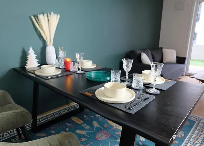 Design Nr 2 Mit Terrasse Und Parkplatz 스트라우빙